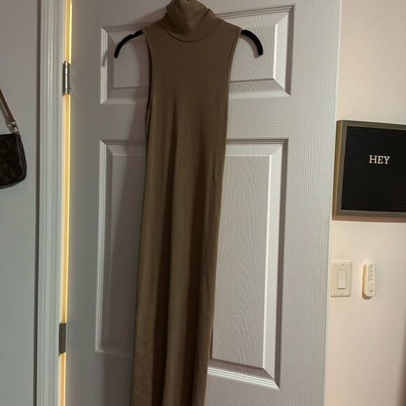 Tan Zara Sleeveless Turtleneck Dress - Tight Ribbed - BRAND NEW - Size Medium - Picture 1 of 3